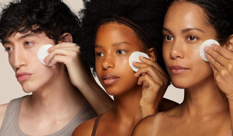 18 Best Travel, Beauty, and Skincare Products, According to Dermatologists