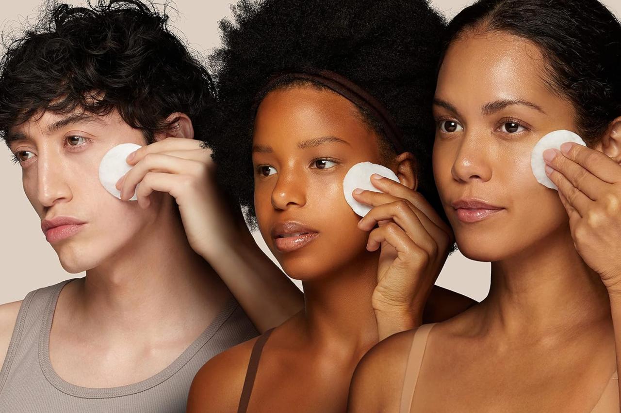 18 Best Travel, Beauty, and Skincare Products, According to Dermatologists